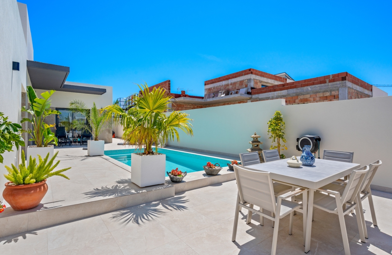 Revente - 6. Detached villa - Daya Nueva - Costa Blanca South