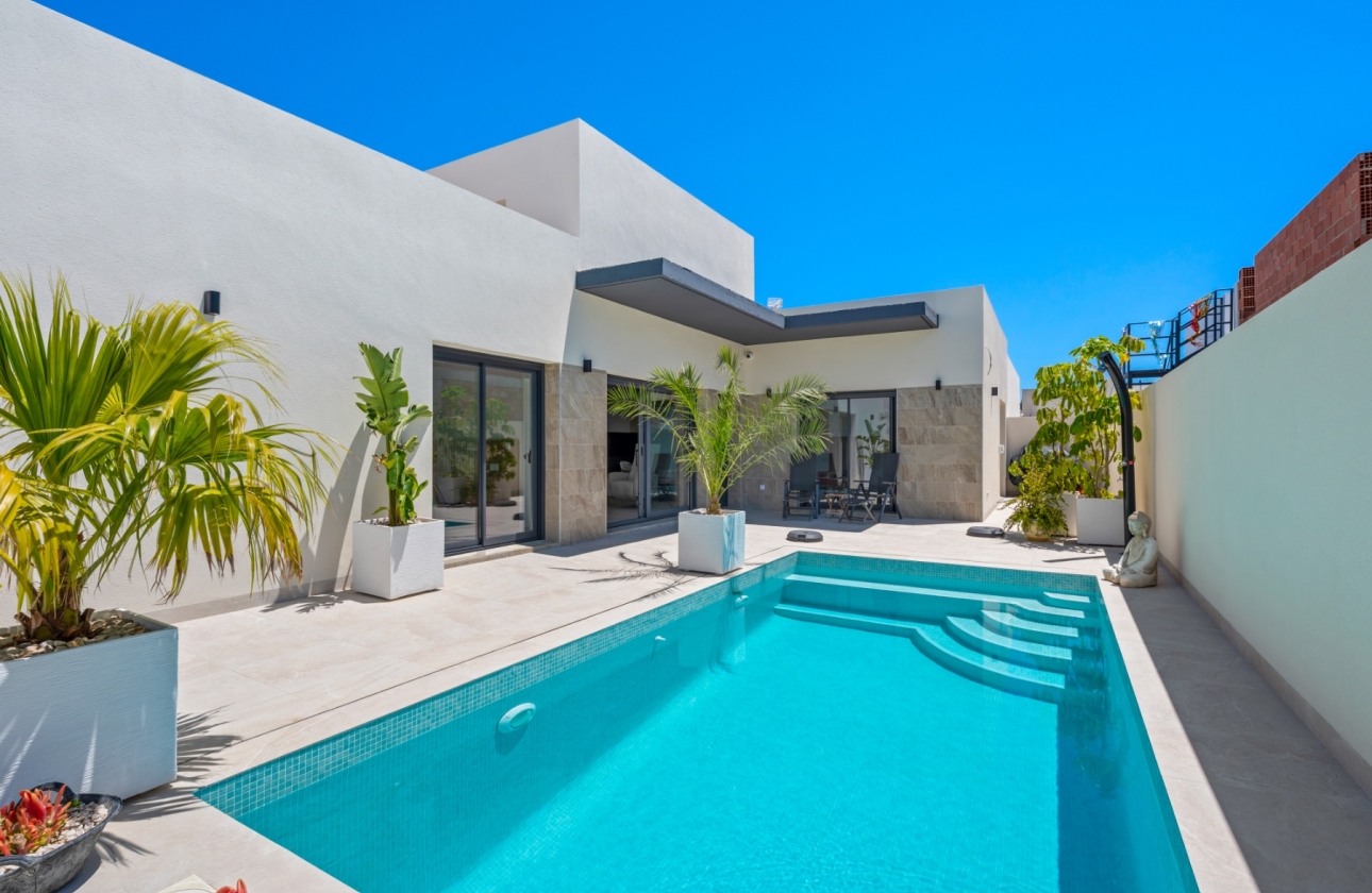 Revente - 6. Detached villa - Daya Nueva - Costa Blanca South