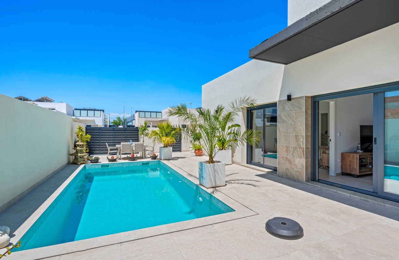 Revente - 6. Detached villa - Daya Nueva - Costa Blanca South