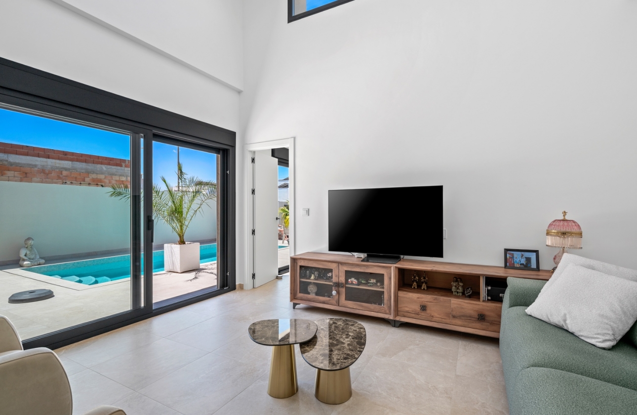 Revente - 6. Detached villa - Daya Nueva - Costa Blanca South