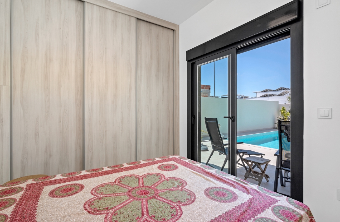 Revente - 6. Detached villa - Daya Nueva - Costa Blanca South