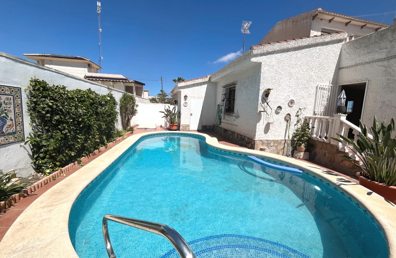 Resale - Villa - Ciudad Quesada
