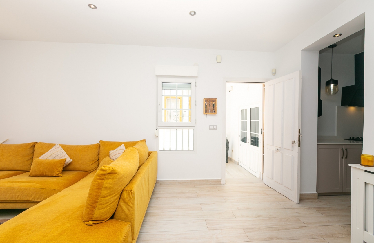 Wiederverkauf - Villa - Orihuela Costa - Los Dolses