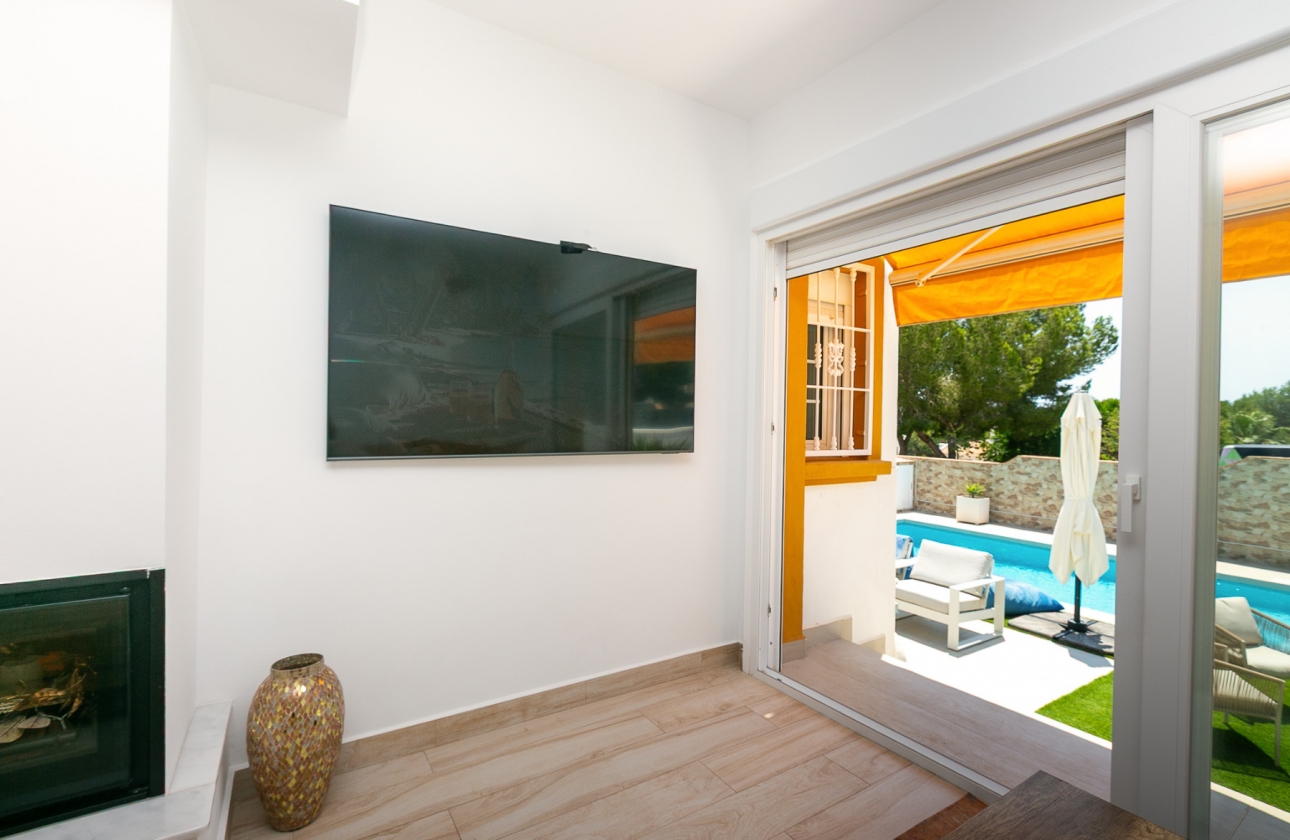 Wiederverkauf - Villa - Orihuela Costa - Los Dolses