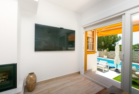 Wiederverkauf - Villa - Orihuela Costa - Los Dolses
