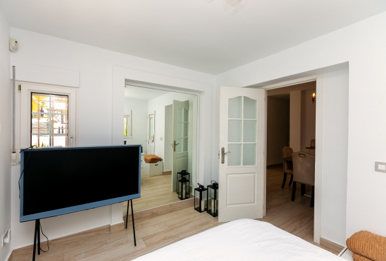 Wiederverkauf - Villa - Orihuela Costa - Los Dolses