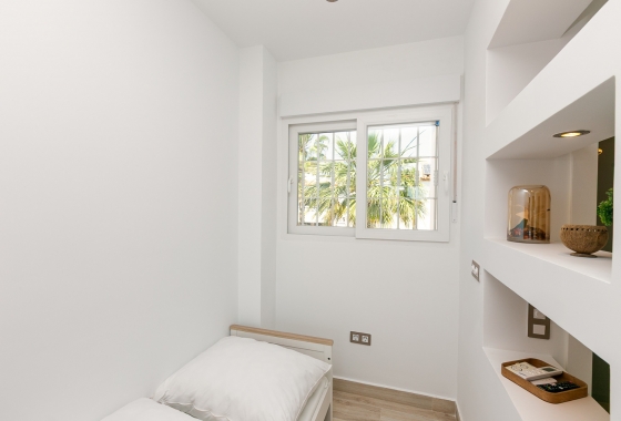 Wiederverkauf - Villa - Orihuela Costa - Los Dolses