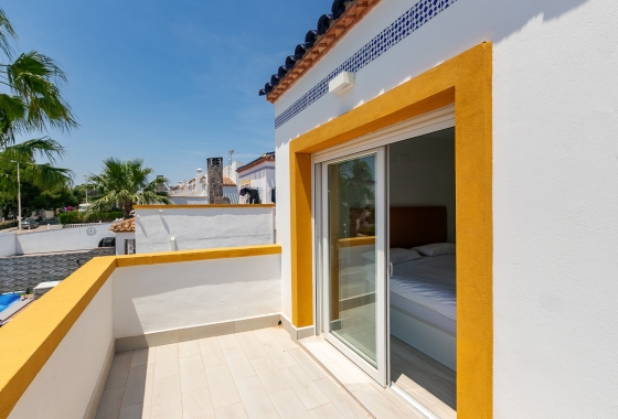 Wiederverkauf - Villa - Orihuela Costa - Los Dolses