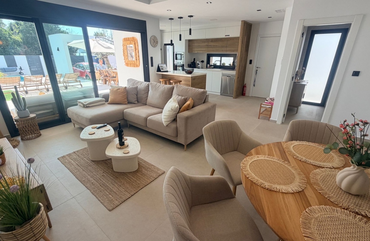 Resale - Villa - Dolores
