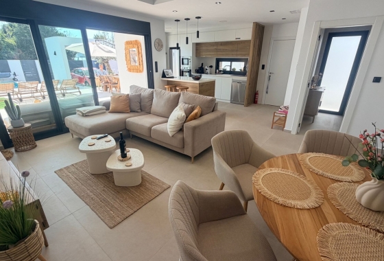 Resale - Villa - Dolores