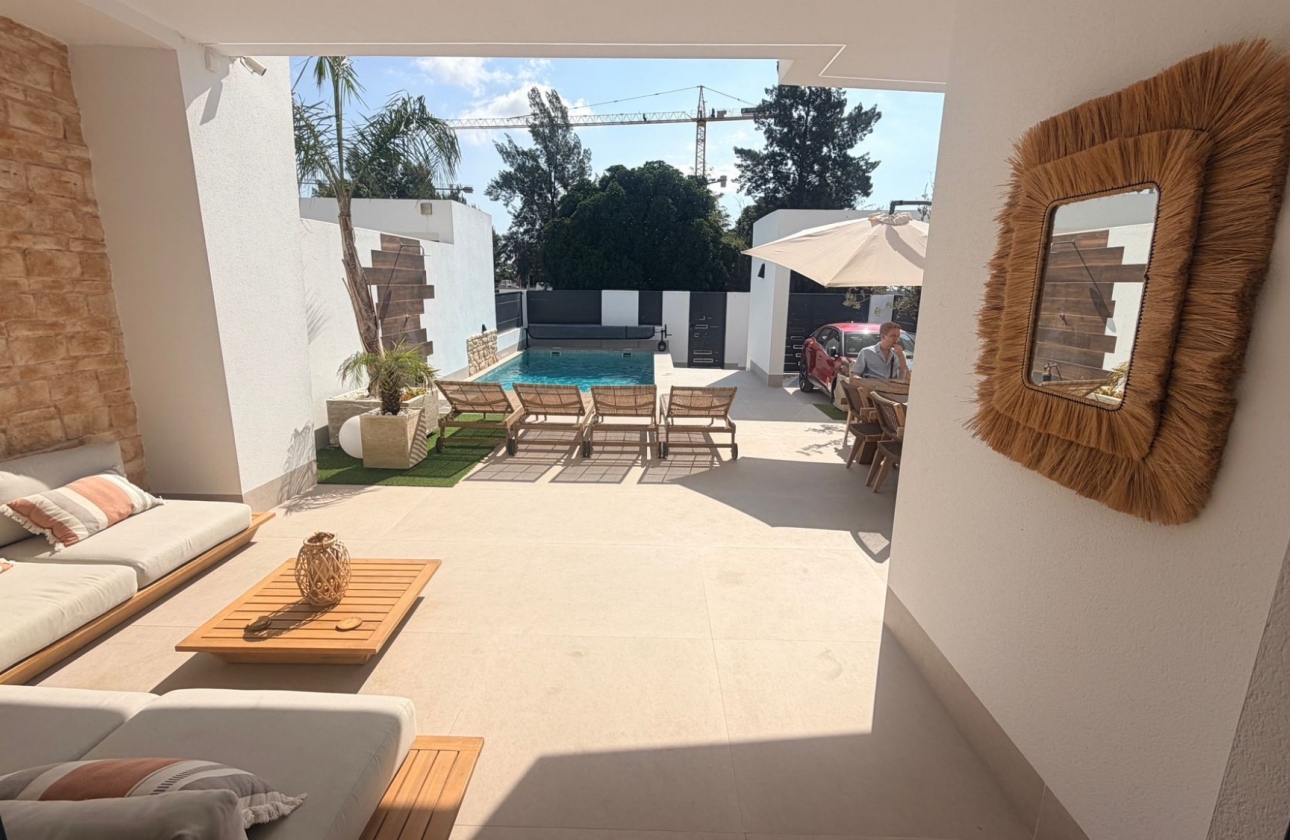 Resale - Villa - Dolores