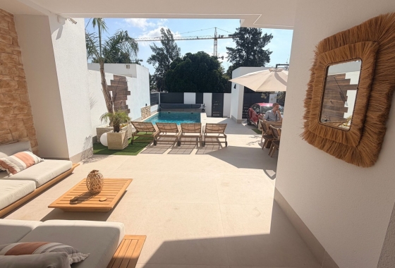 Resale - Villa - Dolores