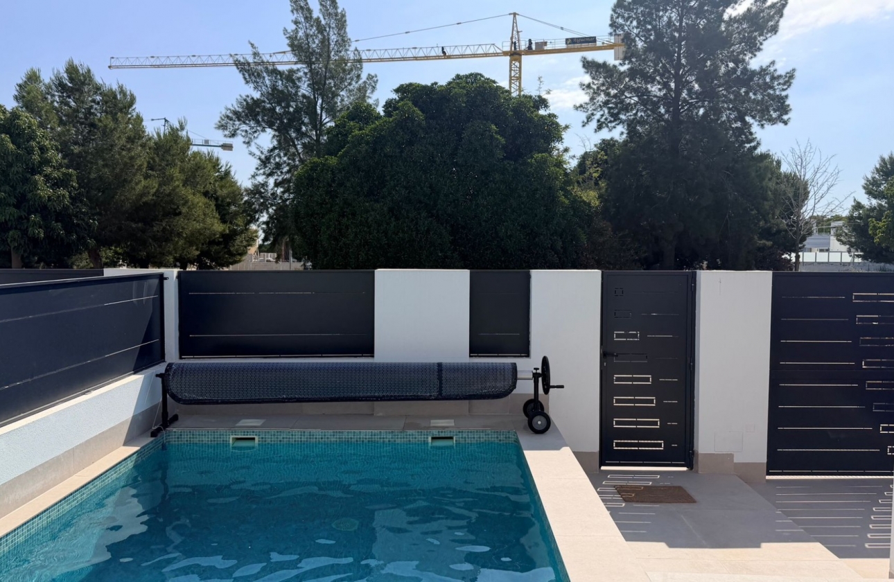 Resale - Villa - Dolores