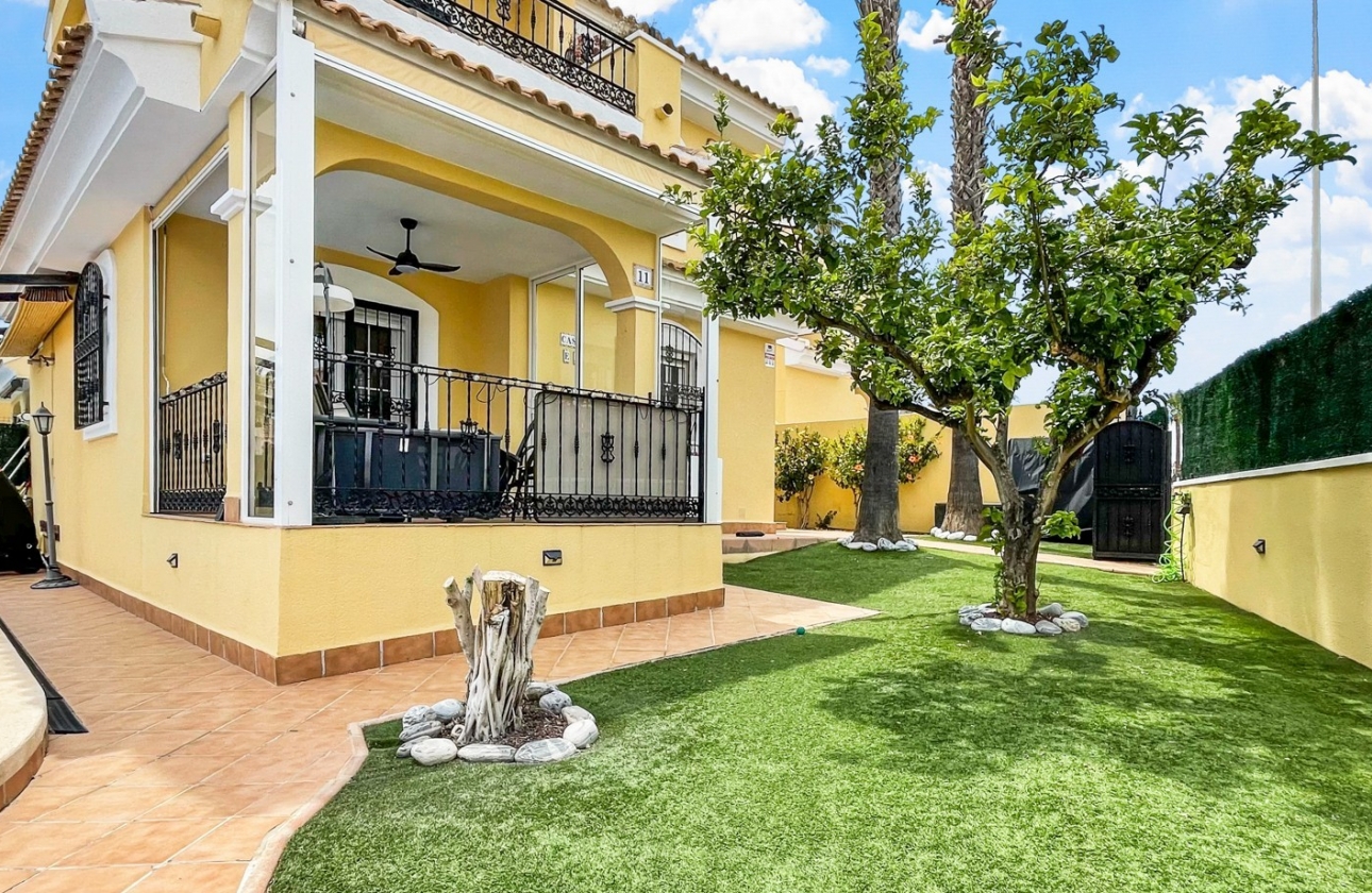 Wiederverkauf - Villa - Orihuela Costa - Los Dolses