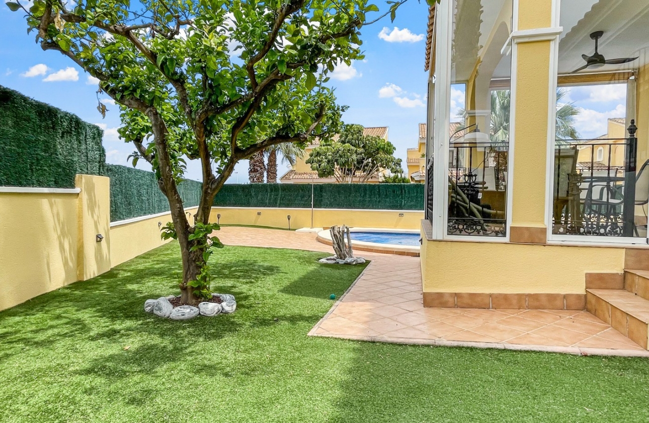 Wiederverkauf - Villa - Orihuela Costa - Los Dolses