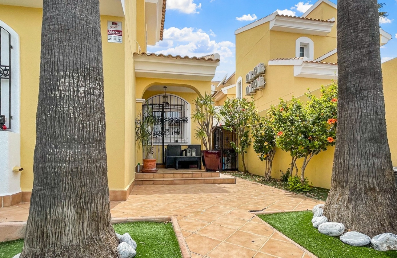 Wiederverkauf - Villa - Orihuela Costa - Los Dolses