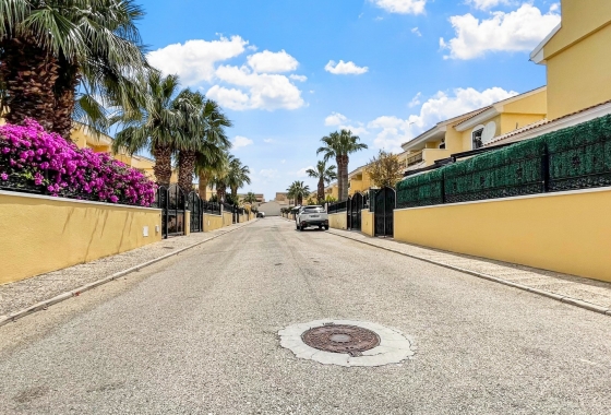 Wiederverkauf - Villa - Orihuela Costa - Los Dolses