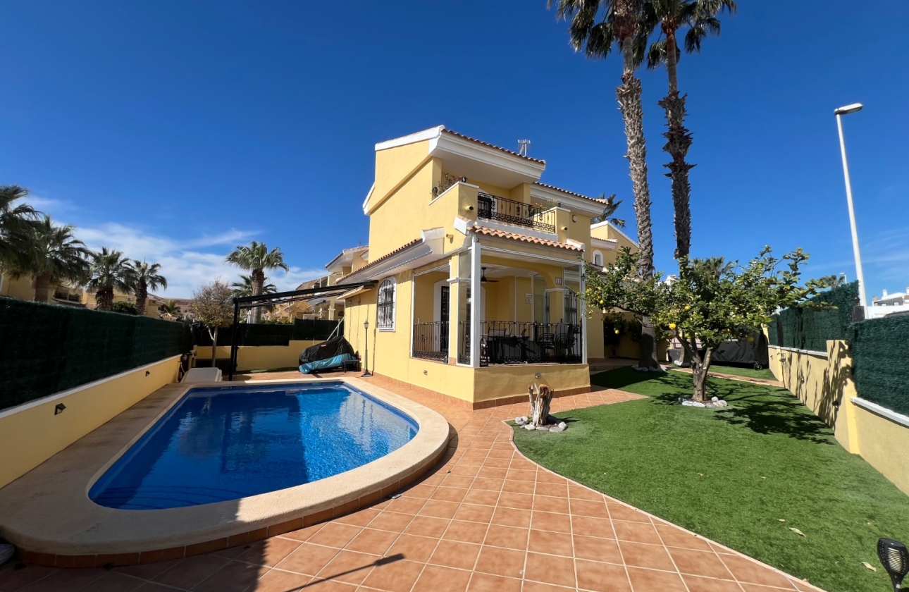 Wiederverkauf - Villa - Orihuela Costa - Los Dolses