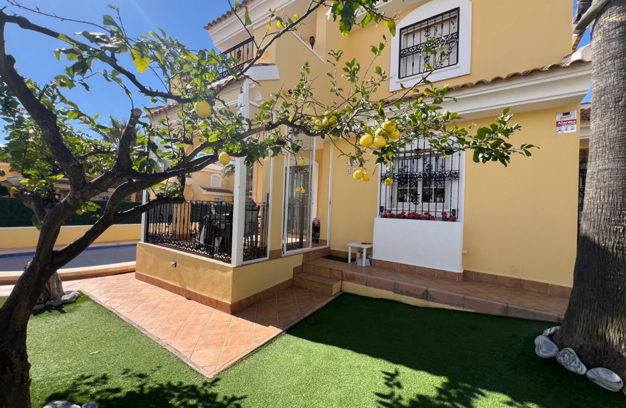 Wiederverkauf - Villa - Orihuela Costa - Los Dolses