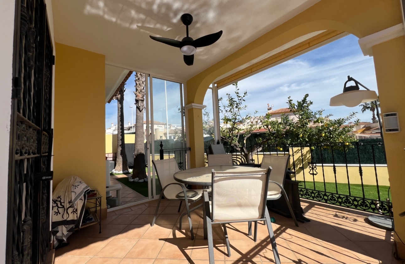 Wiederverkauf - Villa - Orihuela Costa - Los Dolses