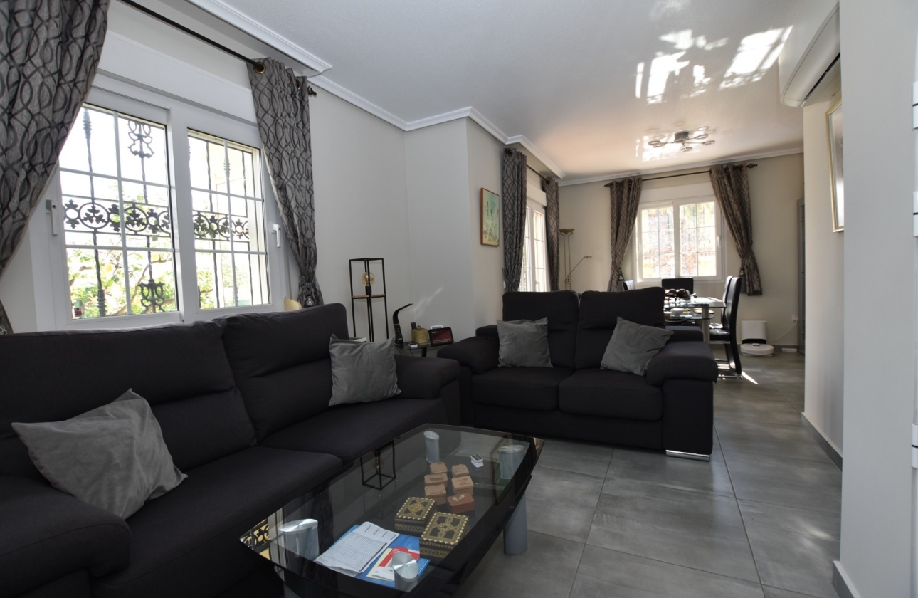 Wiederverkauf - Villa - Orihuela Costa - Los Dolses