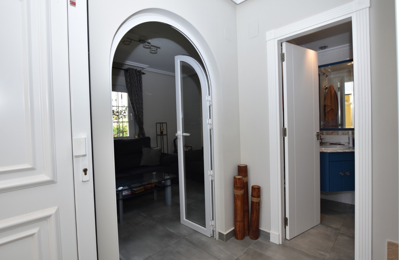 Wiederverkauf - Villa - Orihuela Costa - Los Dolses