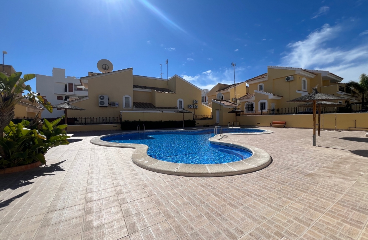 Wiederverkauf - Villa - Orihuela Costa - Los Dolses