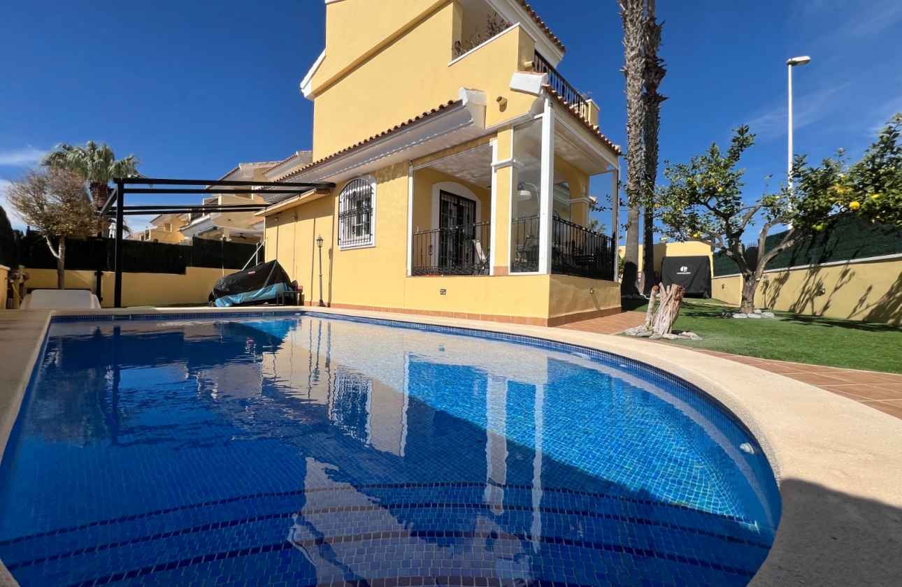 Wiederverkauf - Villa - Orihuela Costa - Los Dolses