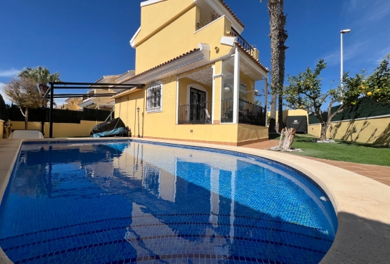 Wiederverkauf - Villa - Orihuela Costa - Los Dolses