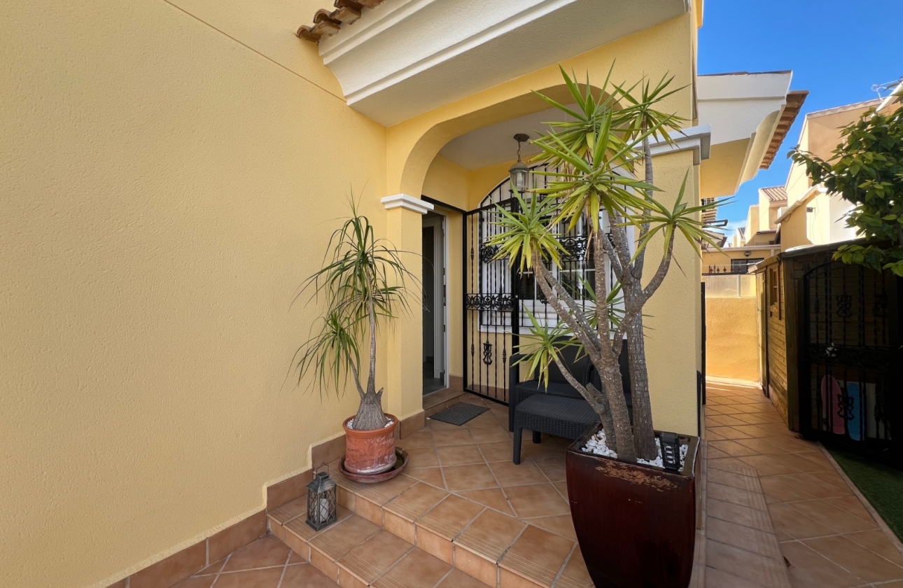 Wiederverkauf - Villa - Orihuela Costa - Los Dolses
