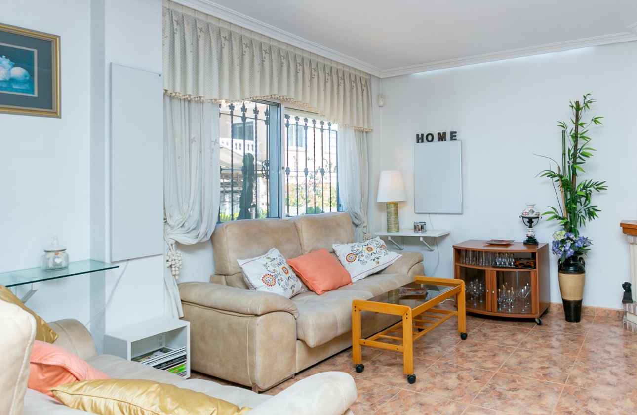 Wiederverkauf - Villa - Orihuela Costa - La Zenia