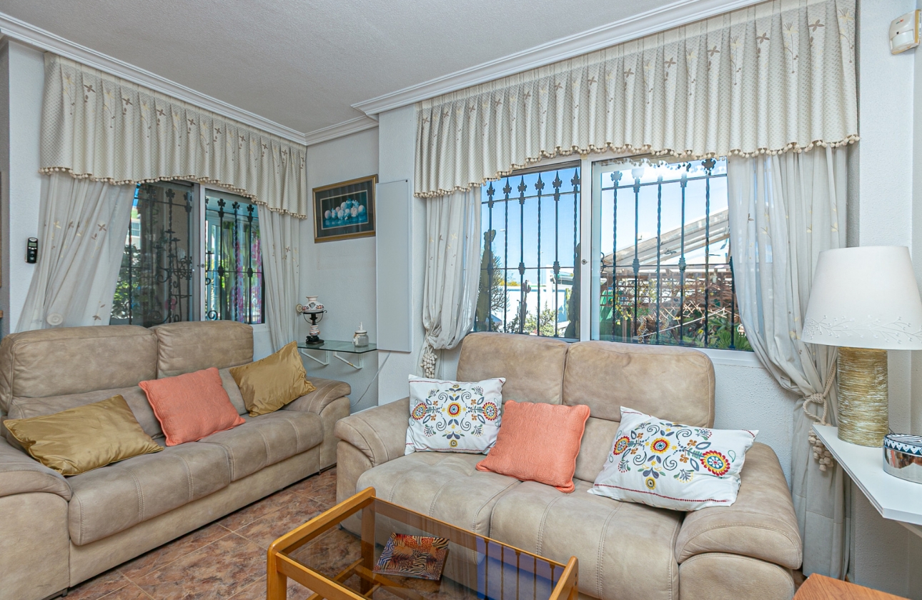 Wiederverkauf - Villa - Orihuela Costa - La Zenia