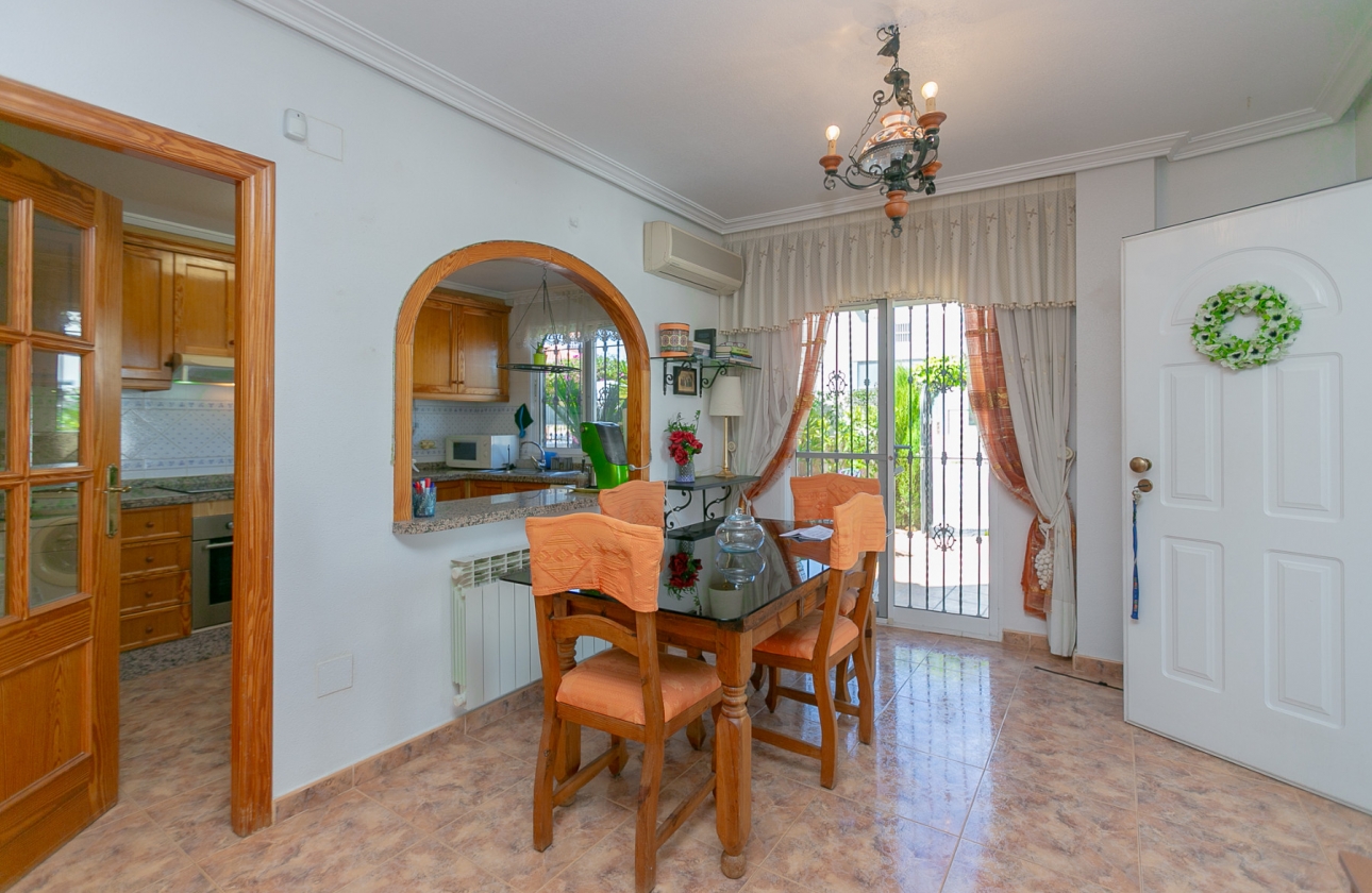 Wiederverkauf - Villa - Orihuela Costa - La Zenia