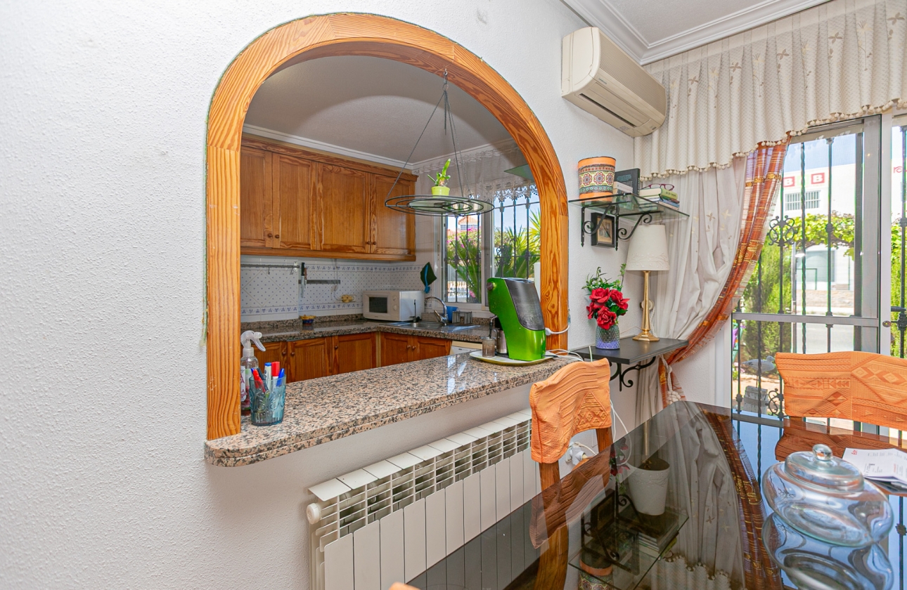 Wiederverkauf - Villa - Orihuela Costa - La Zenia