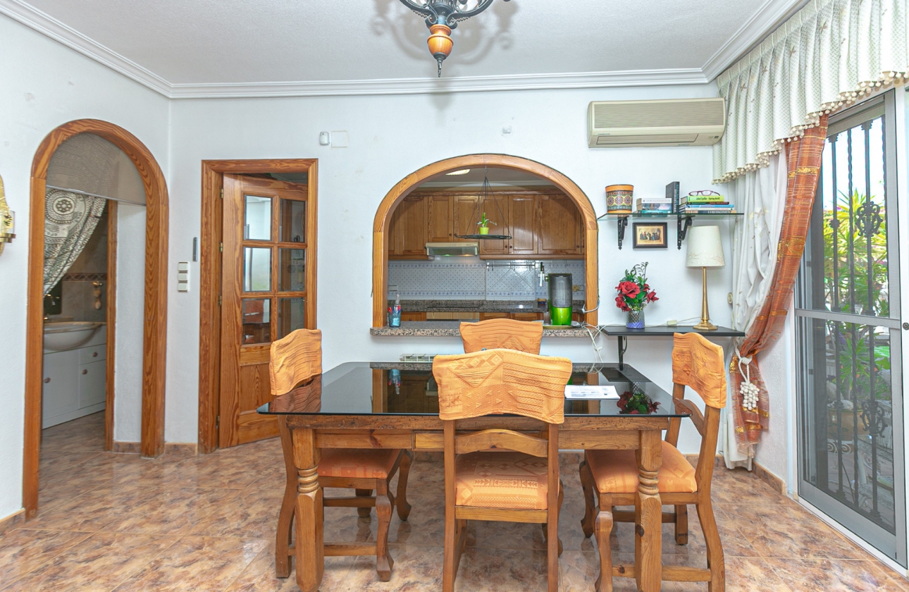 Wiederverkauf - Villa - Orihuela Costa - La Zenia