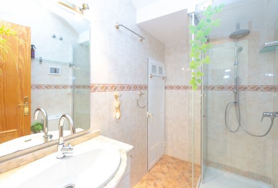 Wiederverkauf - Villa - Orihuela Costa - La Zenia