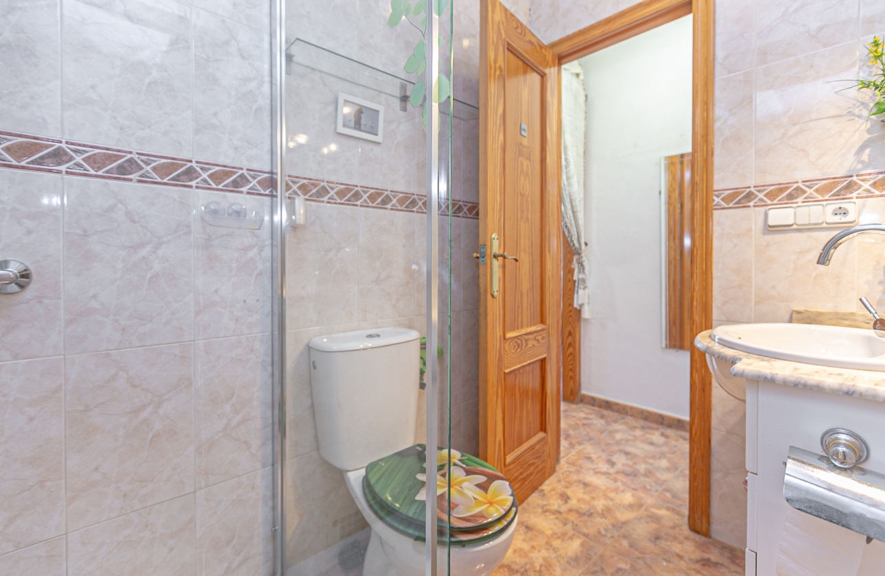 Wiederverkauf - Villa - Orihuela Costa - La Zenia