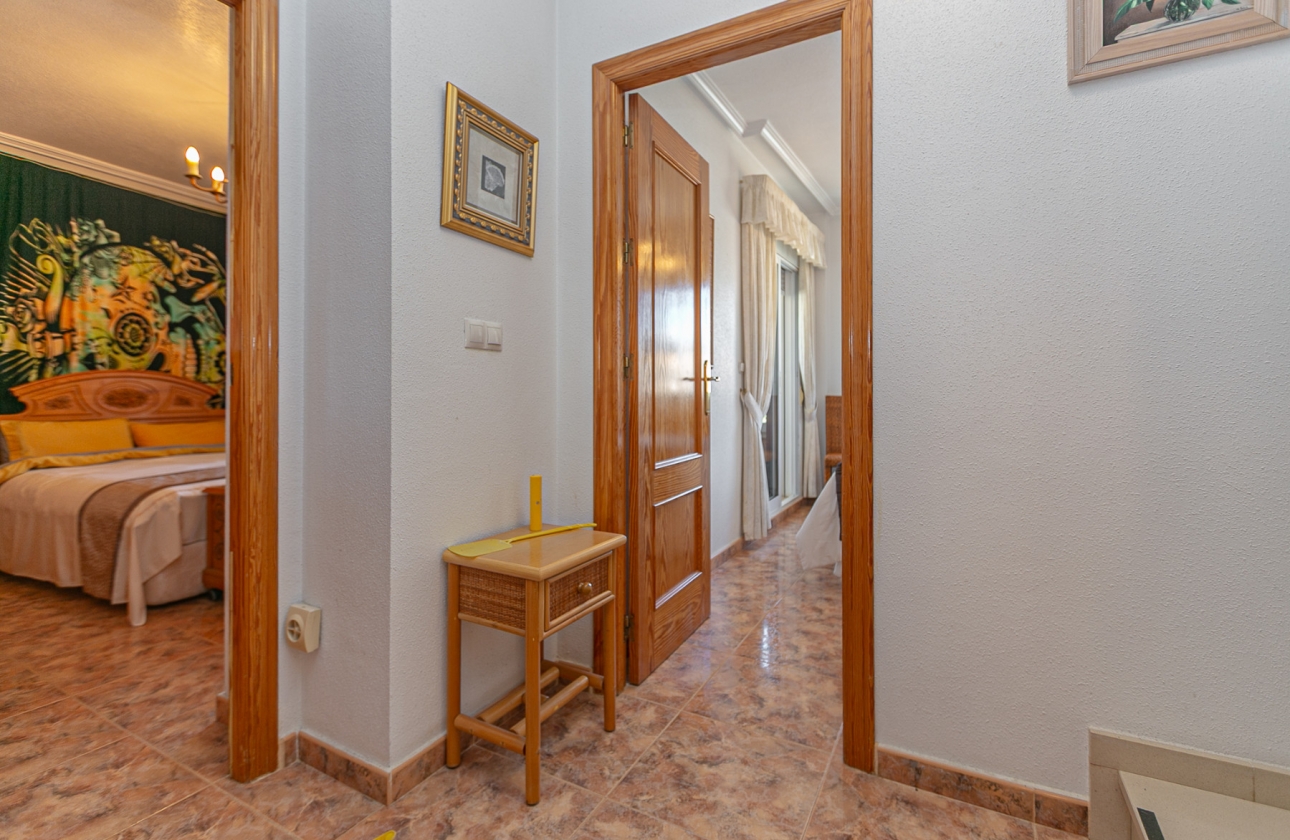 Wiederverkauf - Villa - Orihuela Costa - La Zenia
