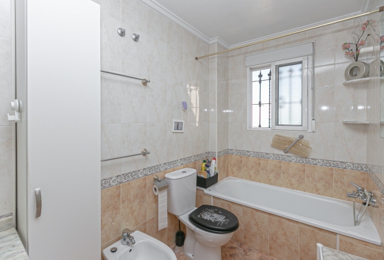 Wiederverkauf - Villa - Orihuela Costa - La Zenia
