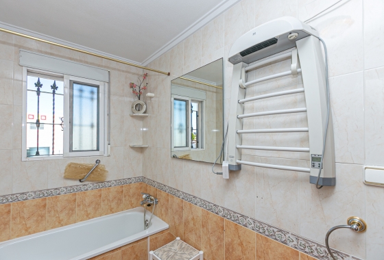 Wiederverkauf - Villa - Orihuela Costa - La Zenia