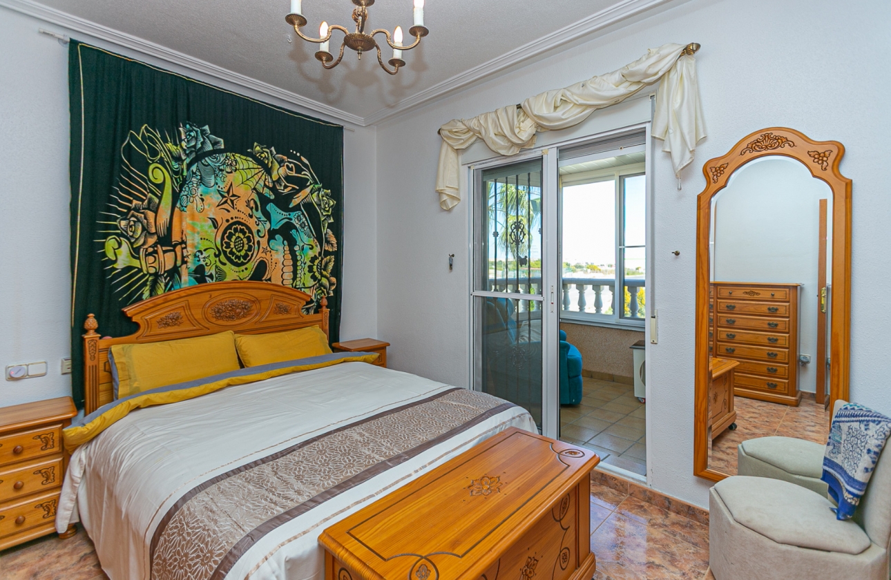 Wiederverkauf - Villa - Orihuela Costa - La Zenia