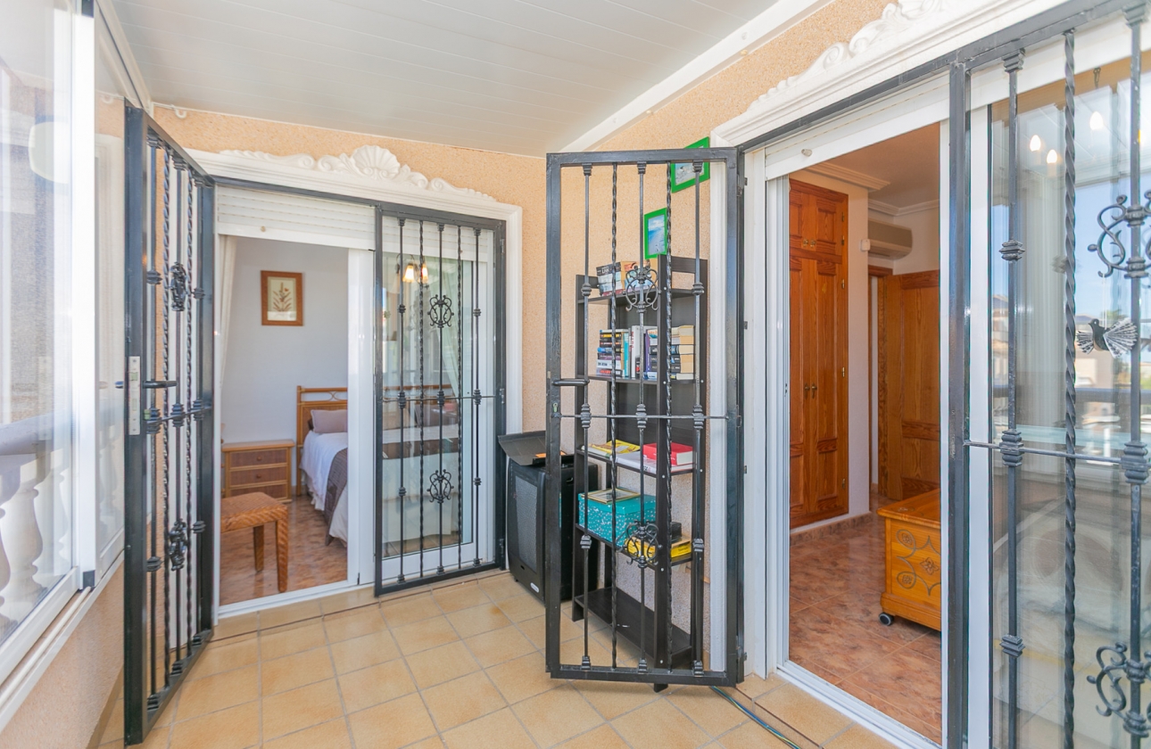 Wiederverkauf - Villa - Orihuela Costa - La Zenia