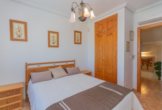 Wiederverkauf - Villa - Orihuela Costa - La Zenia