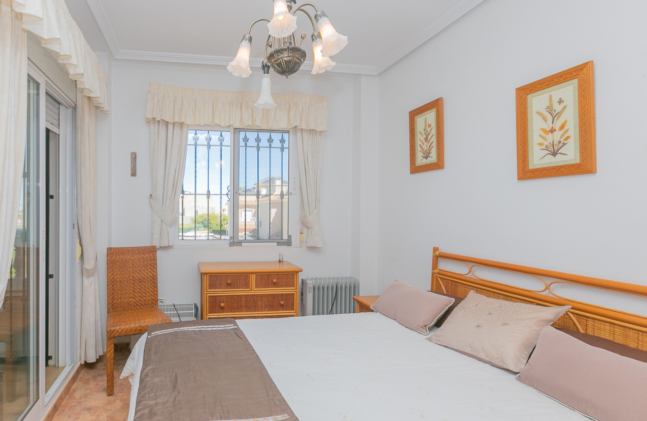 Wiederverkauf - Villa - Orihuela Costa - La Zenia