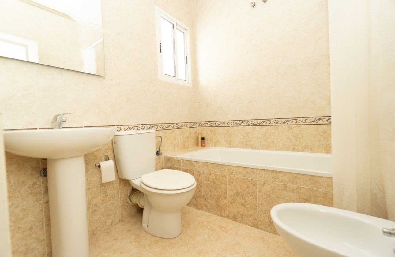 Resale - House - Playa Flamenca