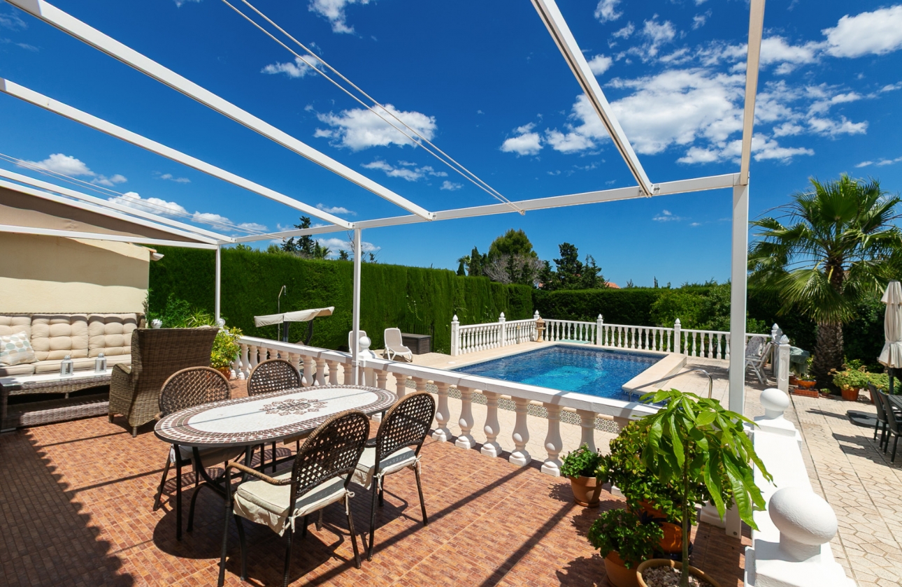 Resale - Villa - Los Balcones
