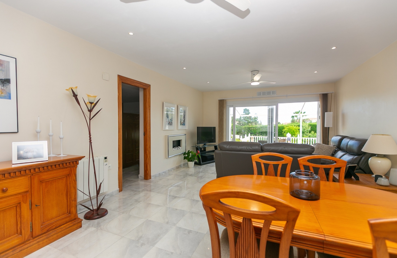 Resale - Villa - Los Balcones
