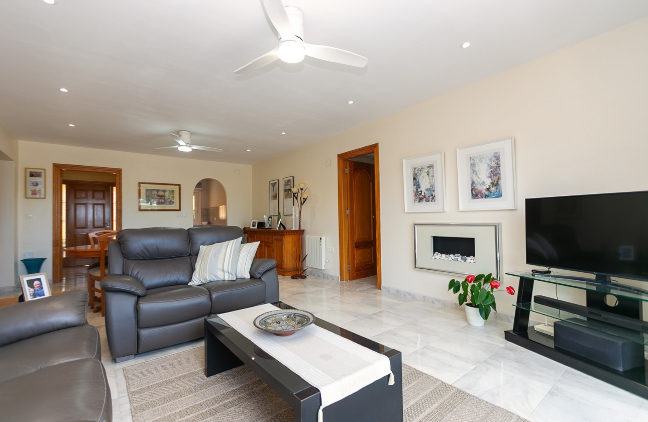 Resale - Villa - Los Balcones