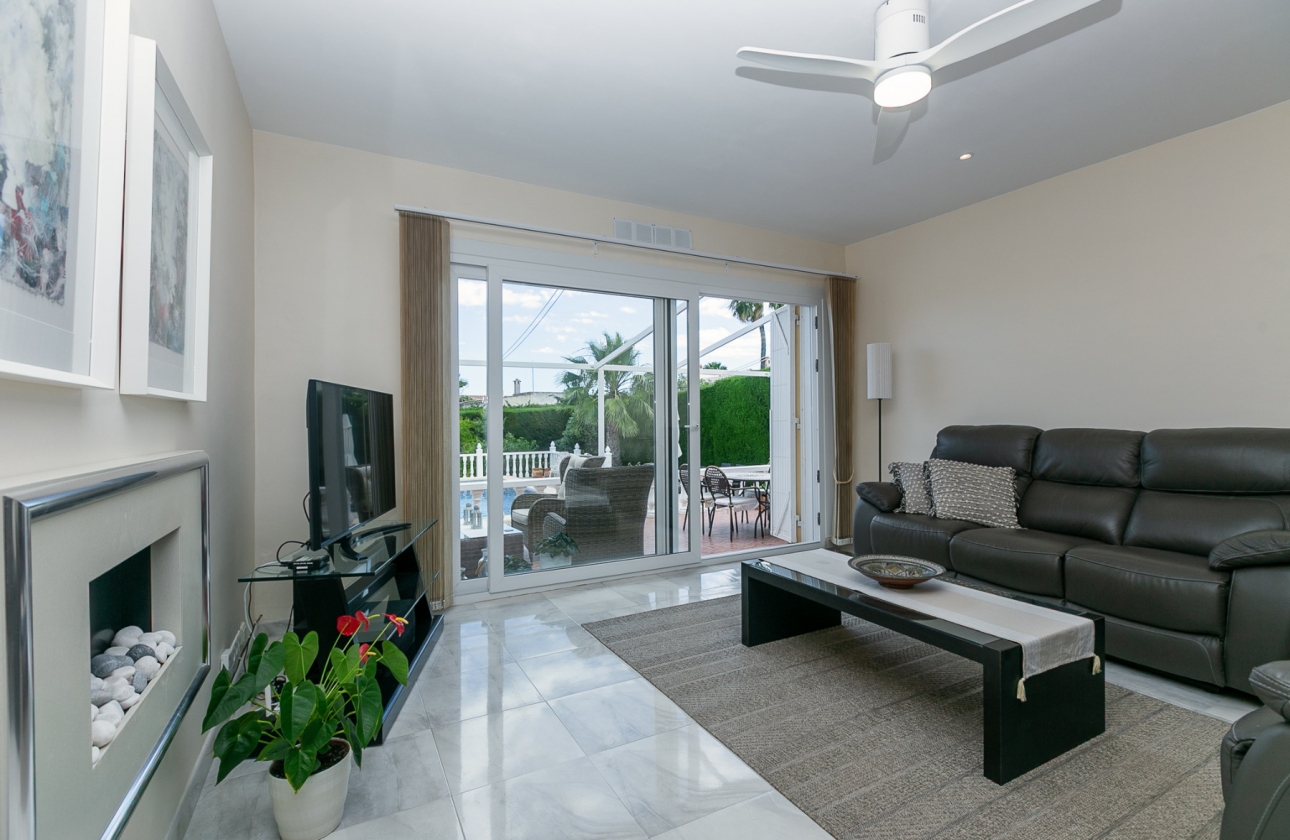 Resale - Villa - Los Balcones