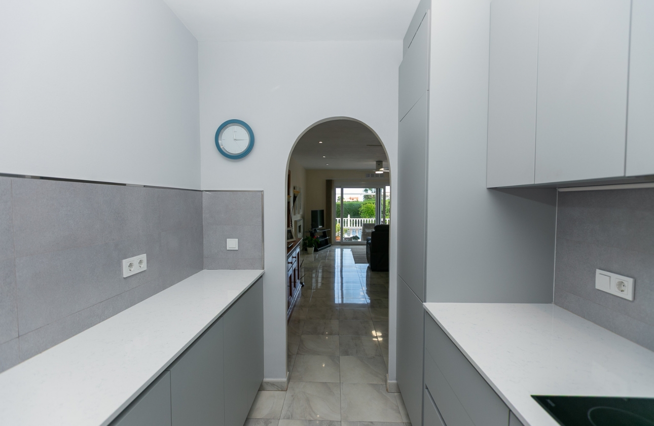 Resale - Villa - Los Balcones